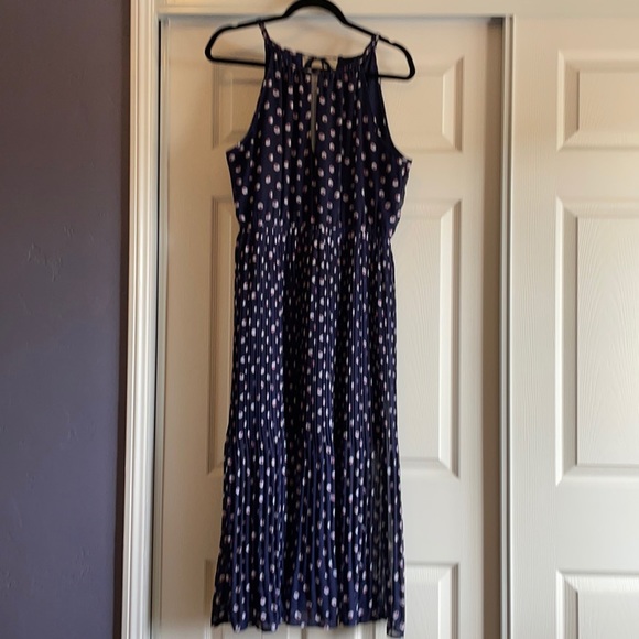 Maison Jules summer back tie dress. Loved wearing this year long. - Picture 1 of 3
